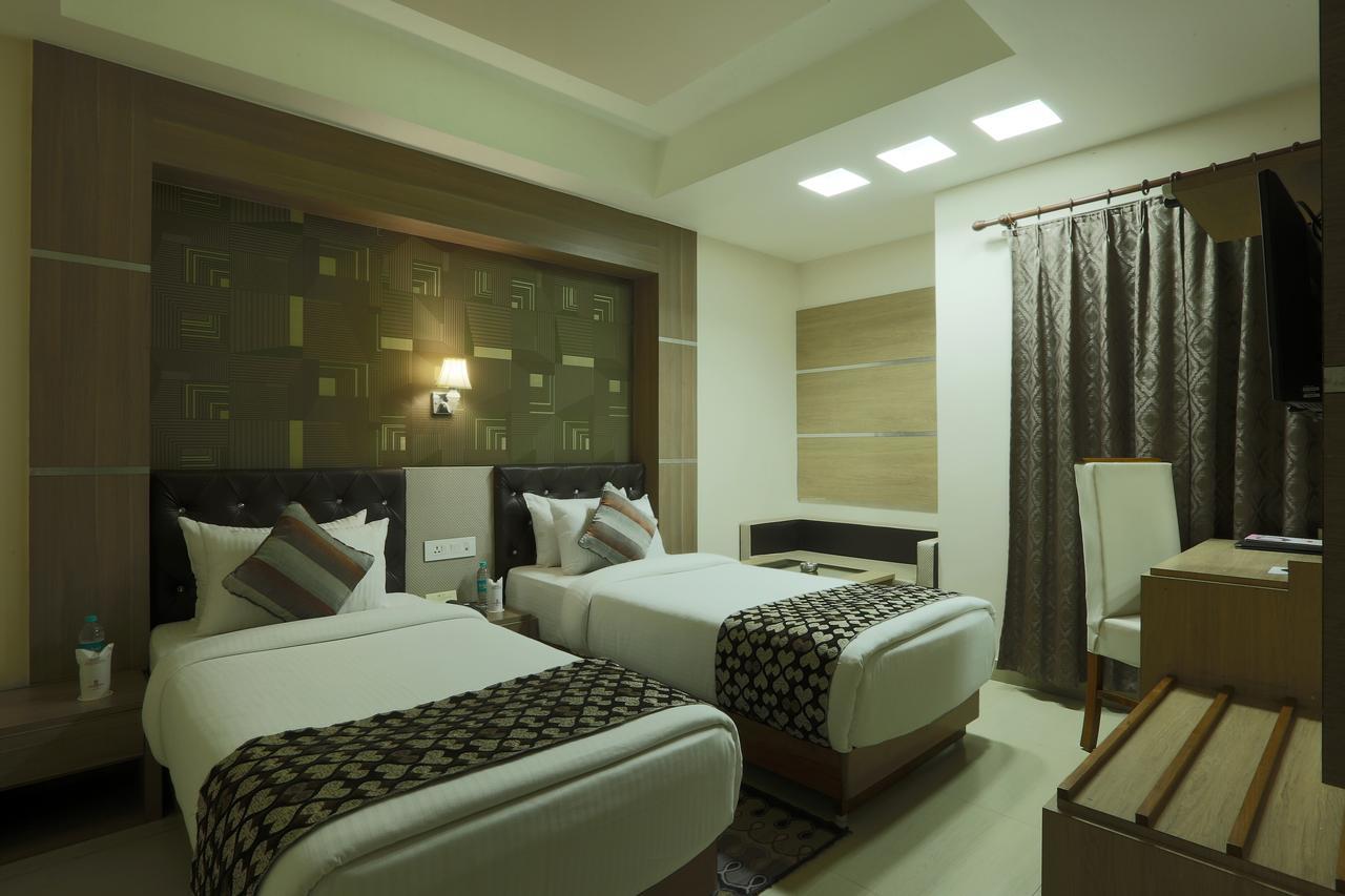 Hotel Sj International Guwahati Exterior foto